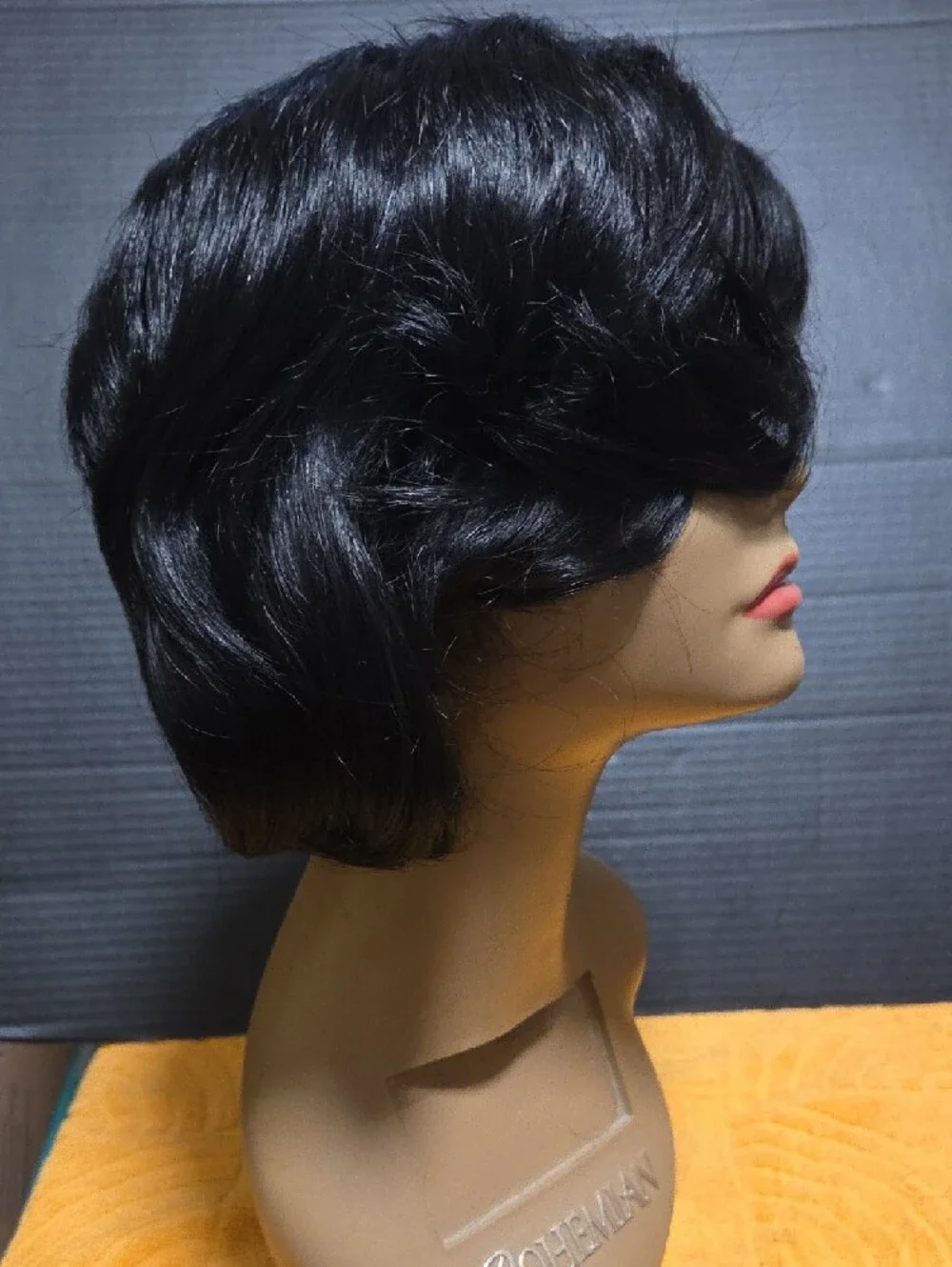 Sleek Short Side-Swept Women's Wig in Black